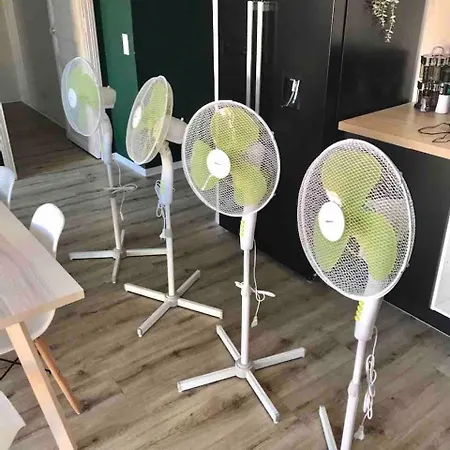 Apartment Fantastic In 4 Bedroom Center 5 Min Walk